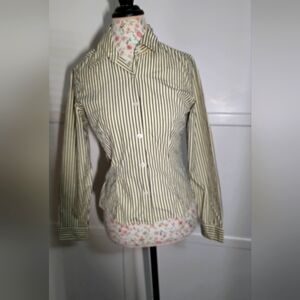 Banana Republic Striped Button-Up Shirt Fitted.         Size Small